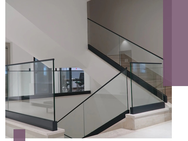 Стеклянные перила премиум-класса с установкой в Гае