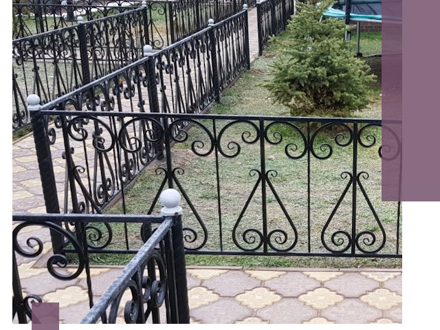 Кованые газонные ограждения под ключ в Гае